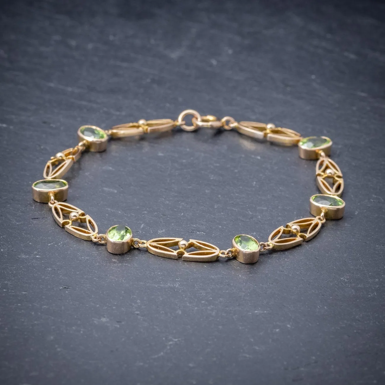 Antique Victorian 15Ct Gold Peridot Necklace And Bracelet Set Circa 1900