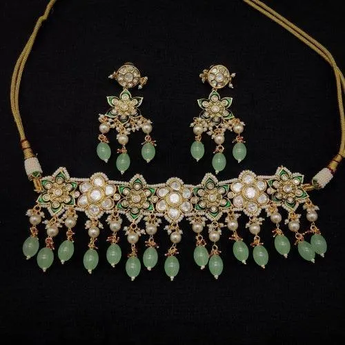 Floral Pendant Kundan Choker Set With Pearl