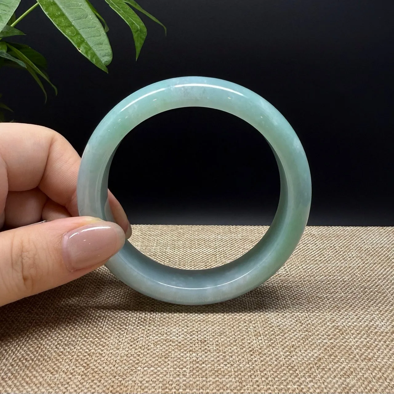 Genuine Burmese Green Jade Jadeite Bangle Bracelet ( 58.2mm )