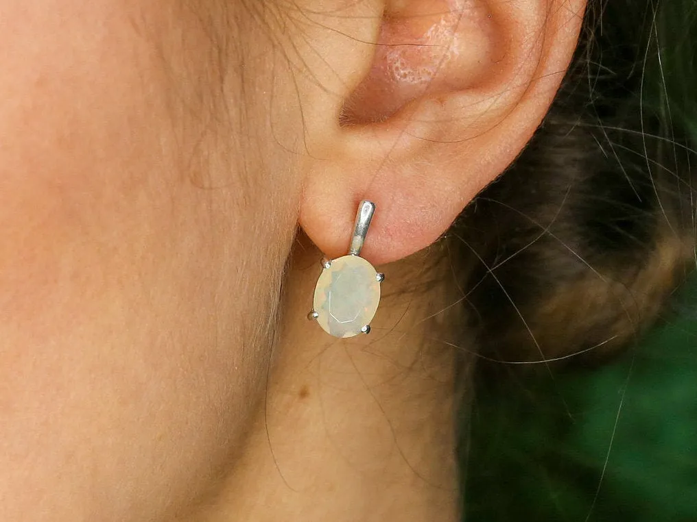 Moonstone Earrings - White Oval Earrings - Classic Vintage Earrings