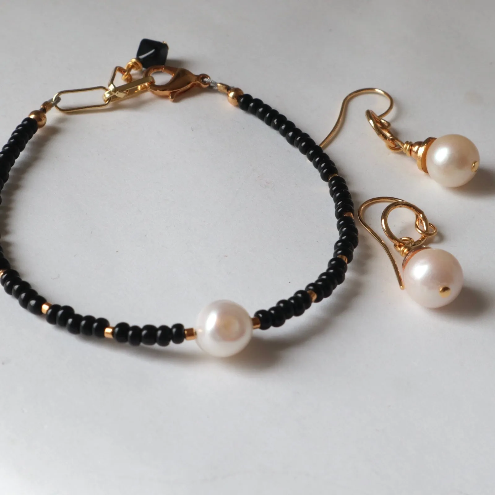 Pearl & Black Bracelet