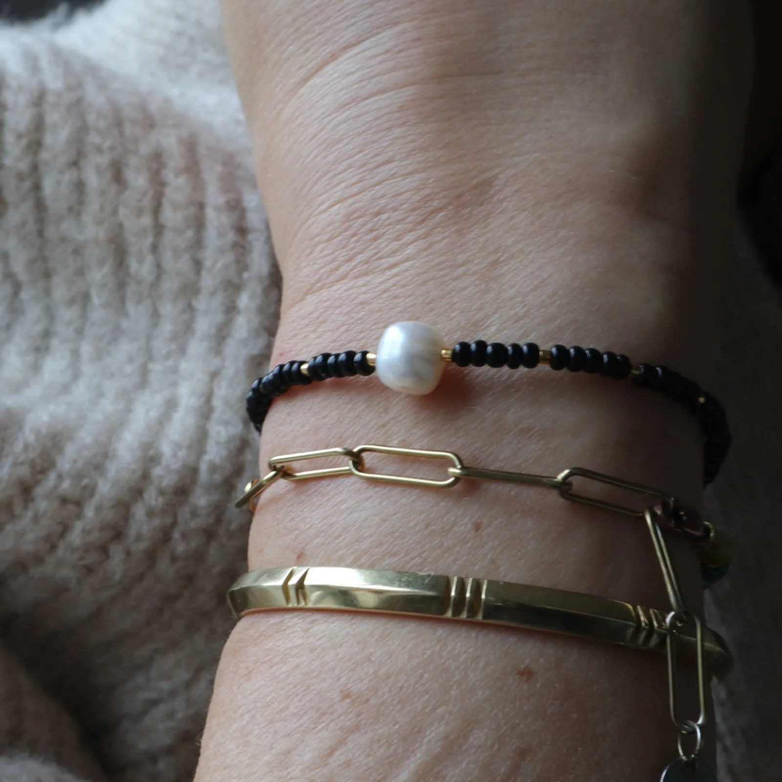 Pearl & Black Bracelet