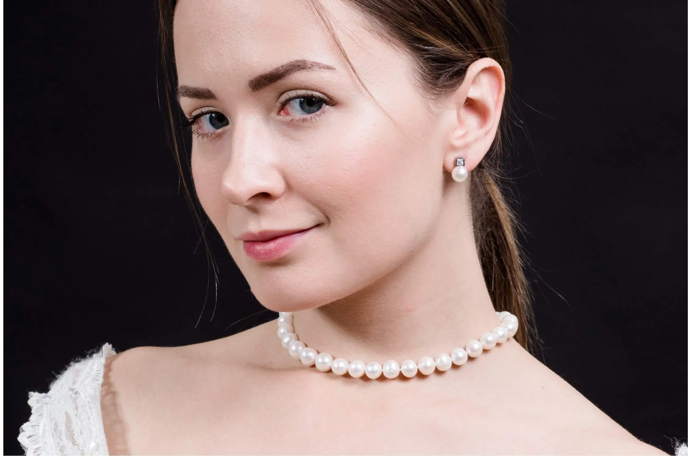 White Off-Round Freshwater Pearl Choker 9-10mm